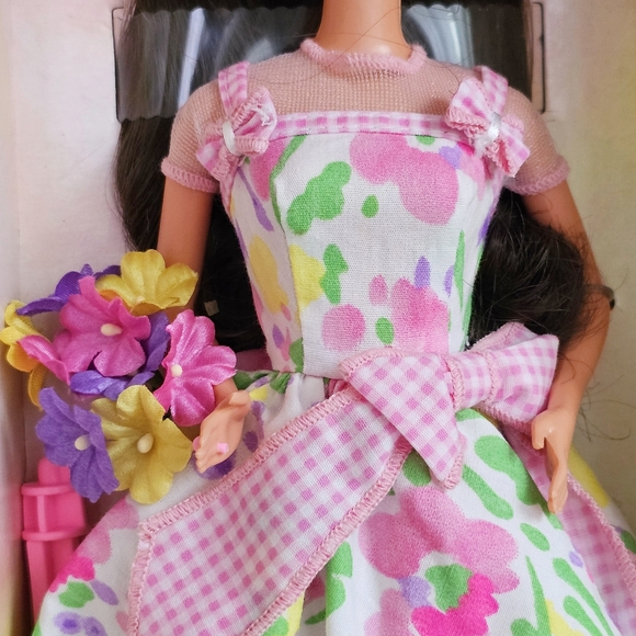 NEW Barbie Special Edition Avon Exclusive 1996 Spring Petals Colorful Doll - Picture 13 of 16